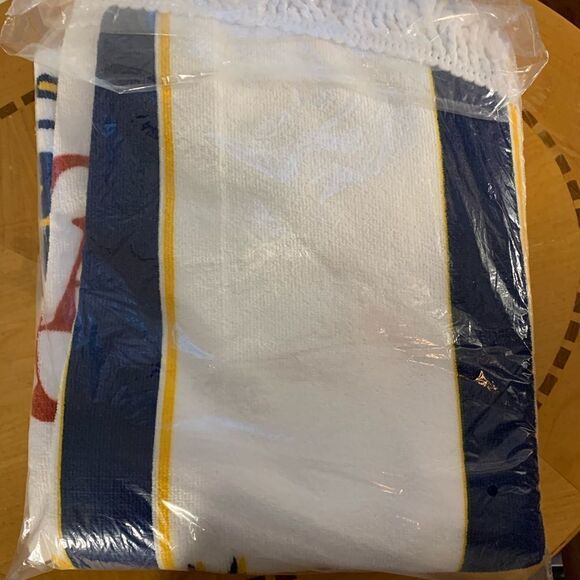 Beach Towel Welcome To Fabulous Las Vegas Nevada Large Round White Red Gold Sun - Picture 5 of 8